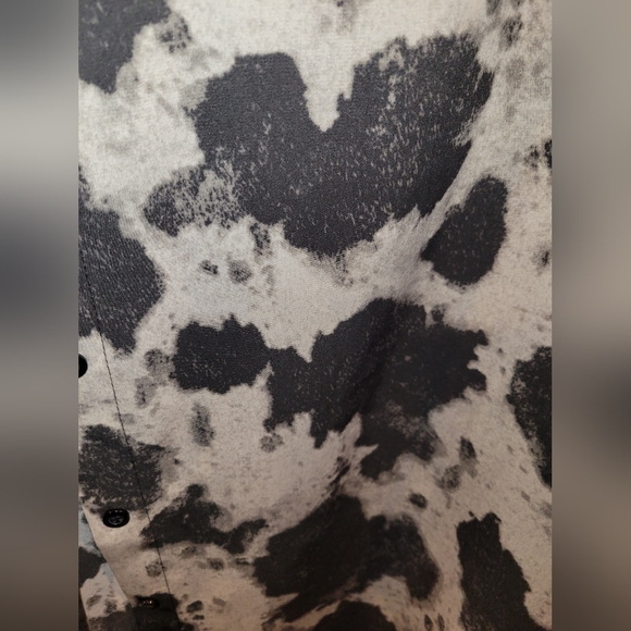 Shein Black and grey silky button up - Picture 3 of 4